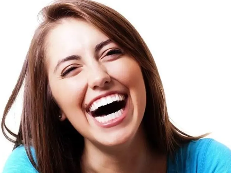 خندیدن و گریه کردن بعد از جراحی زیبایی توسط دکتر رضا امیرزرگر متخصص جراحی زیبایی فک و دهان و دندان